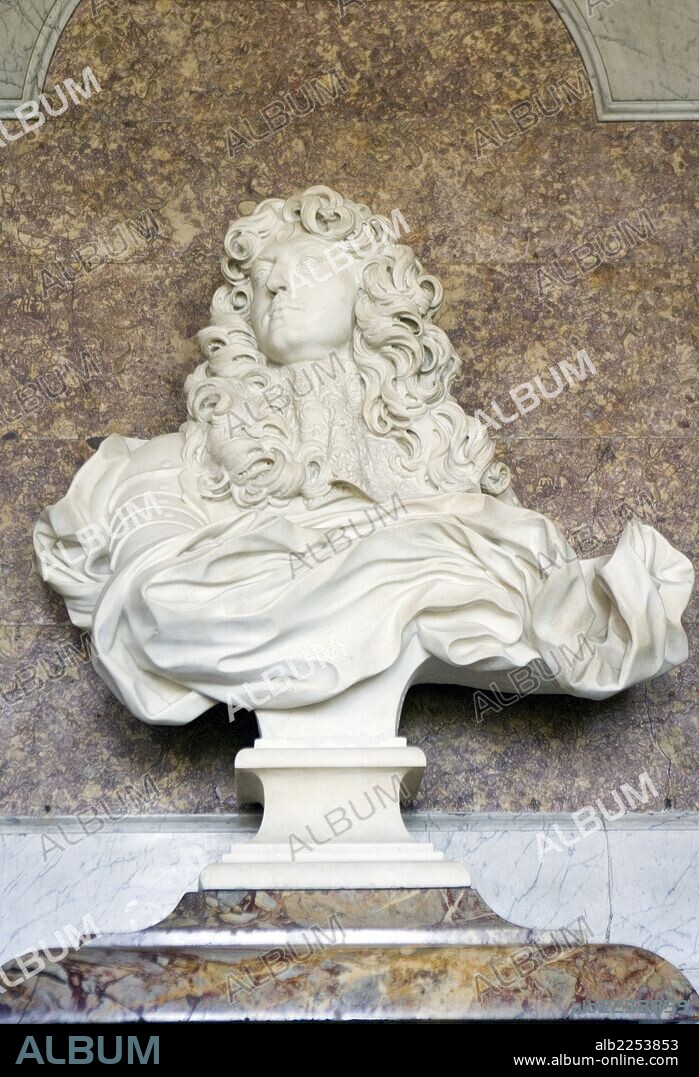 LUIS XIV. LLAMADO EL REY SOL. REY DE FRANCIA. 1638-1715. REINO DESDE EL AÑO 1643 CON CINCO AÑOS. ESCULTURA REALIZADA POR BERNINI. PALACIO DE VERSALLES.FRANCIA.