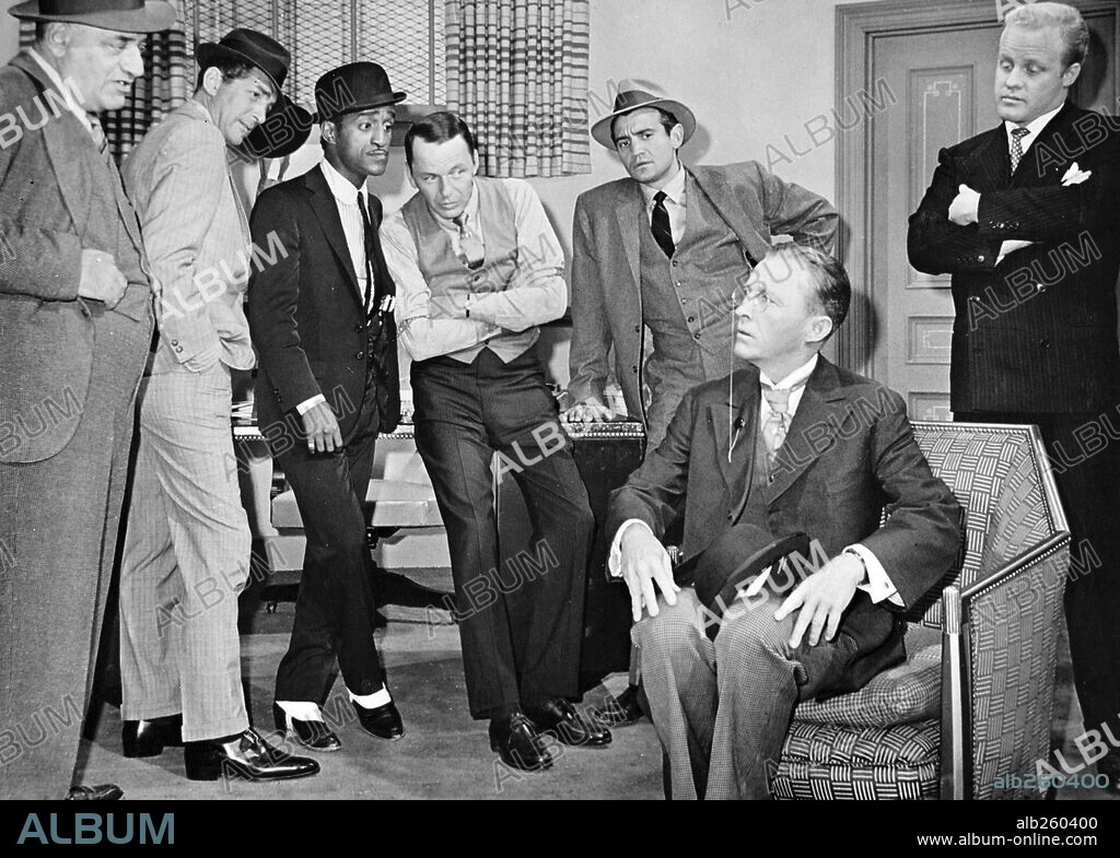BING CROSBY, DEAN MARTIN, FRANK SINATRA and SAMMY DAVIS JR in ROBIN AND THE 7 HOODS, 1964, directed by GORDON DOUGLAS. Copyright WARNER BROTHERS.