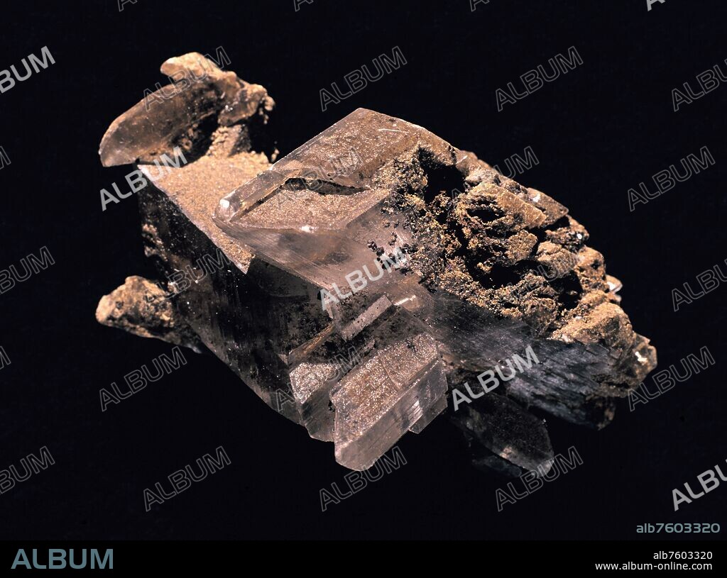 MINERAL-YESO CRISTALIZADO-ROCA SEDIMENTARIA SALINA.