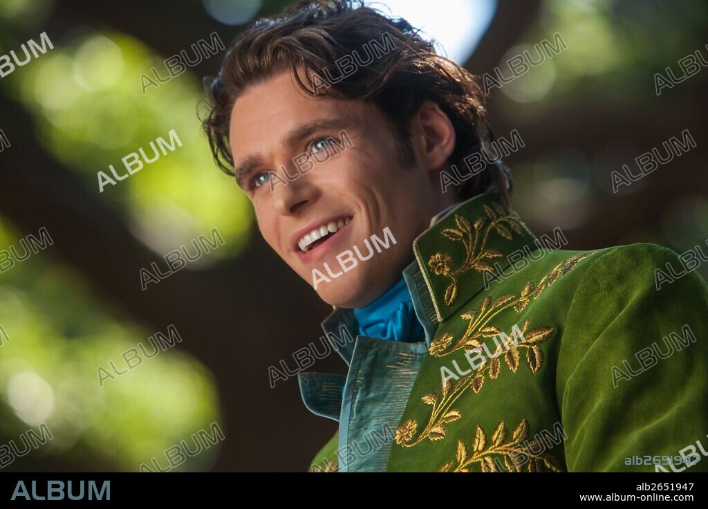 RICHARD MADDEN dans CINDERELLA, 2015, réalisé par KENNETH BRANAGH. Copyright WALT DISNEY PRODUCTIONS.