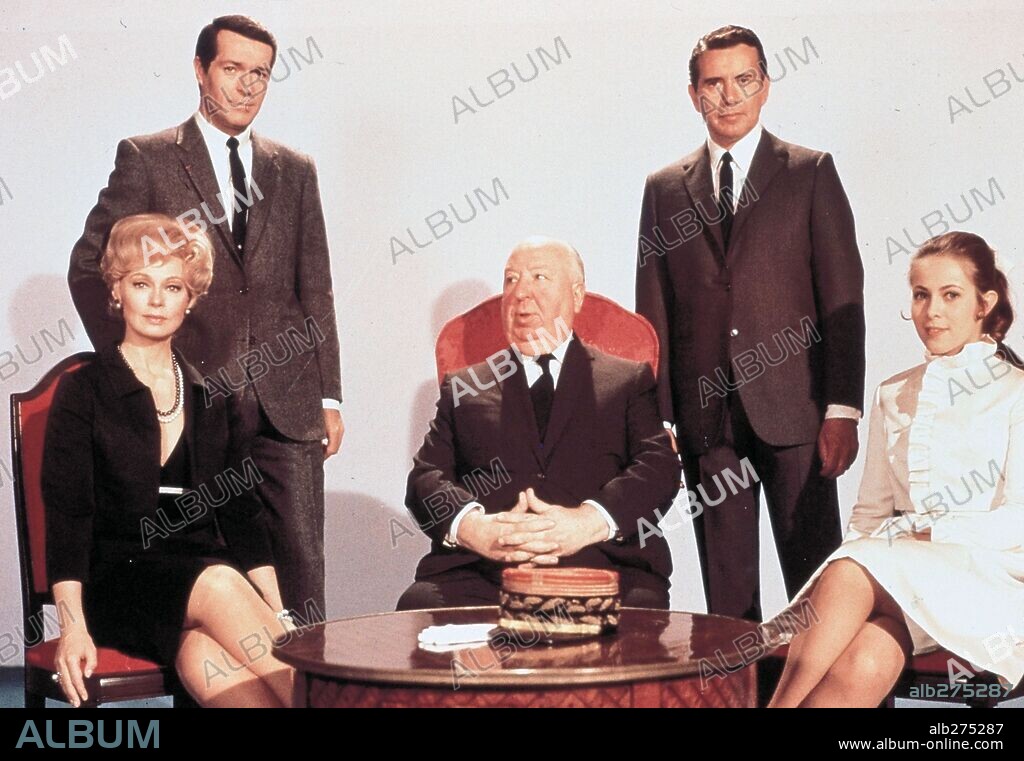 ALFRED HITCHCOCK, CLAUDE JADE, DANY ROBIN, FREDERICK STAFFORD y JOHN FORSYTHE en TOPAZ, 1969, dirigida por ALFRED HITCHCOCK. Copyright UNIVERSAL PICTURES.