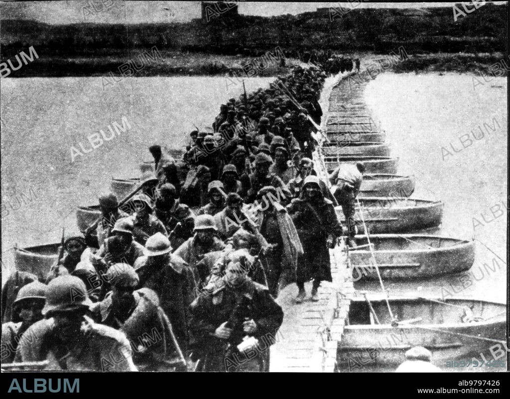 Quinto (Zaragoza), 03/23/1938. Spanish Civil War. Yagüe and Barrón's troops crossing the Ebro River.