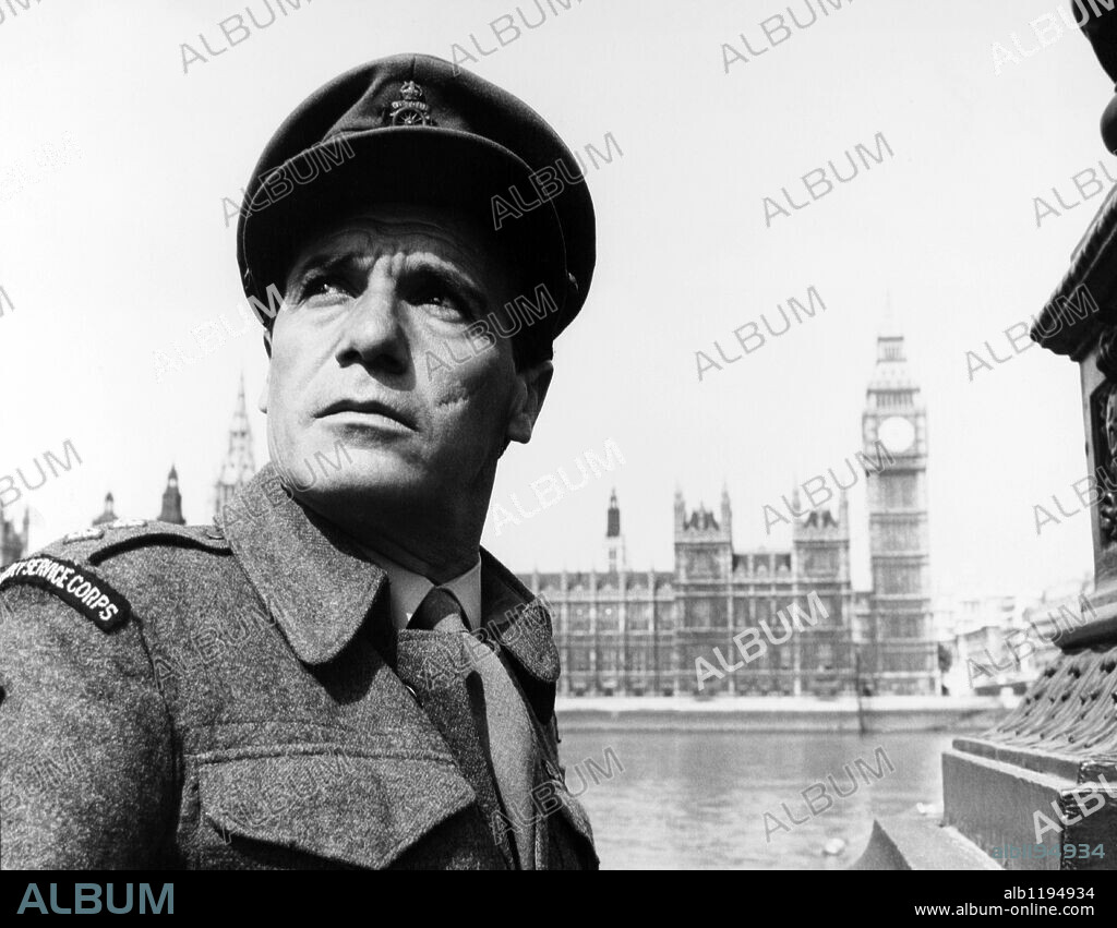 FRANCISCO RABAL in EAGLES OVER LONDON, 1969 (LA BATTAGLIA D'INGHILTERRA), directed by ENZO G. CASTELLARI. Copyright ATLANTIDA FILMS.