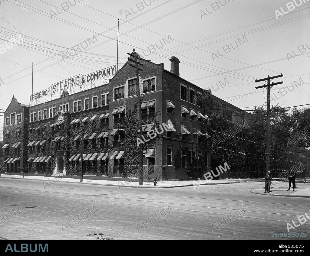 Frederick Stearns and Co. laboratory from southeast, Detroit, Mich., between 1910 and 1920.