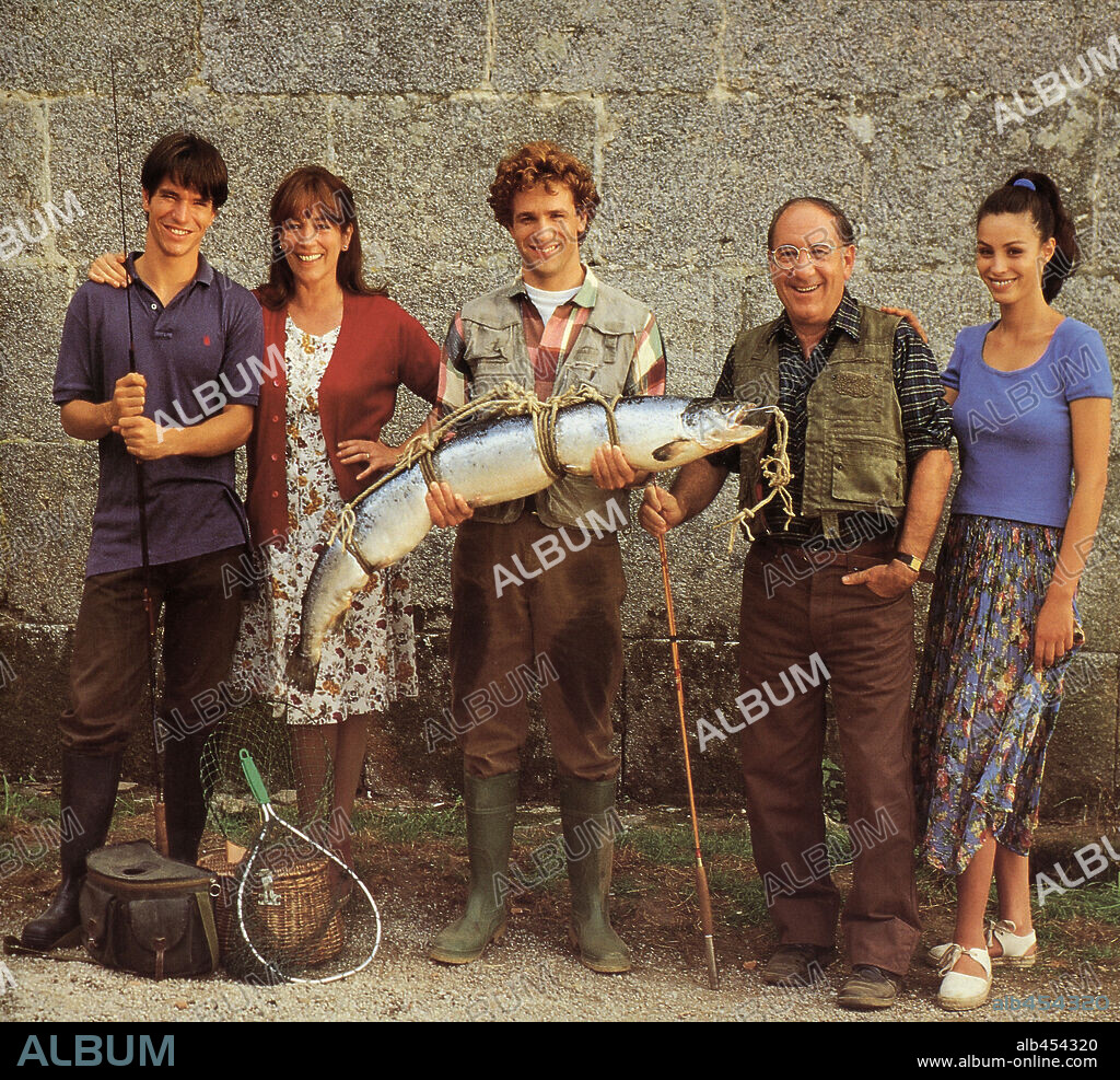 ACHERO MAÑAS, ALFREDO LANDA, ANA ALVAREZ, CARMEN MAURA y GUSTAVO SALMERON en EL REY DEL RIO, 1995, dirigida por MANUEL GUTIERREZ ARAGON. Copyright SOGETEL/LOLAFILMS.