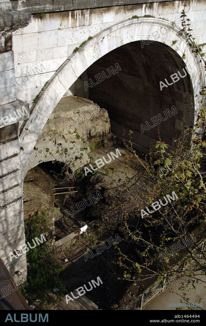 ITALIA. ROMA. Vista de la CLOACA MAXIMA, construida en época Romana.