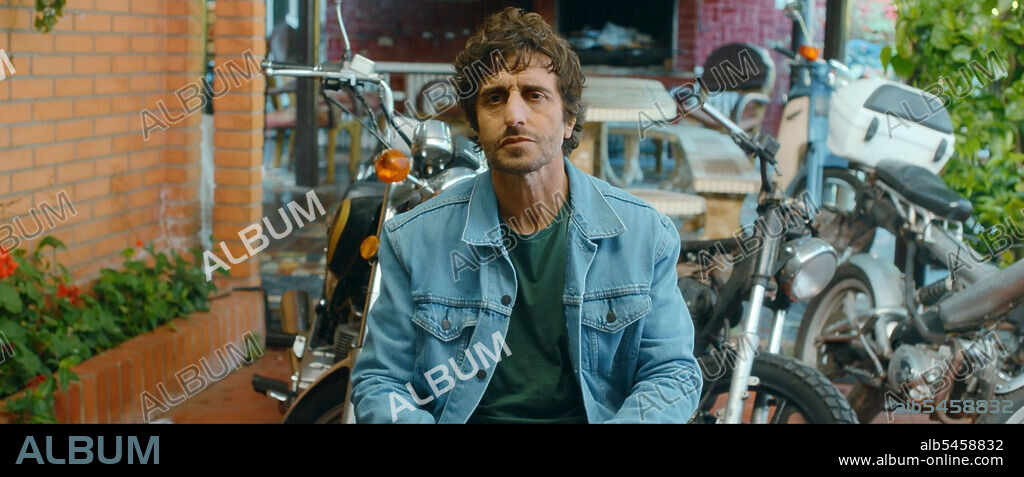 DIEGO PERETTI dans LE BRAQUAGE DU SIÈCLE, 2020 (EL ROBO DEL SIGLO), réalisé par ARIEL WINOGRAD. Copyright AZ Films / MarVista Entertainment.