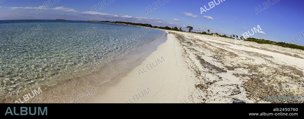 complejo dunar, playa Es Caragol.espacio de alta proteccion medioambiental, Santaniy,comarca de Migjorn, Mallorca. Islas Baleares. Spain.