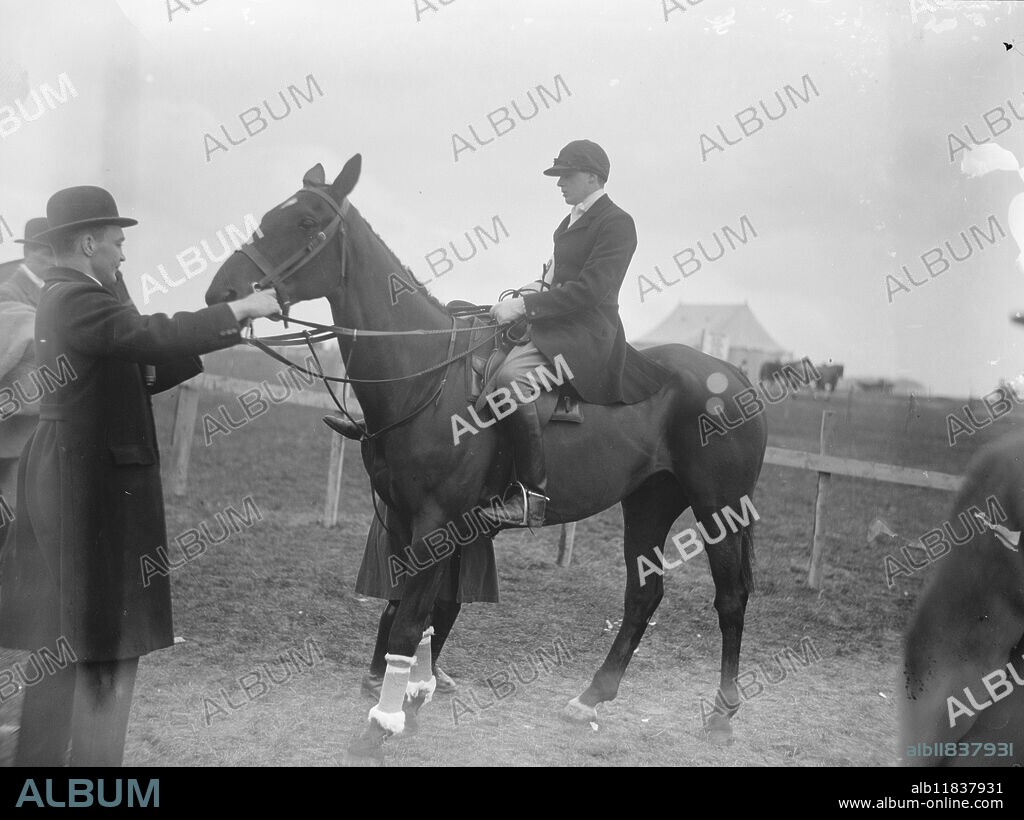 South and West Wilts hunt point to point races at Kingston Deverill . Lord Nigel Douglas Hamilton on " Admiral II " , ridden by him in the Nomination Race . 5 March 1925.