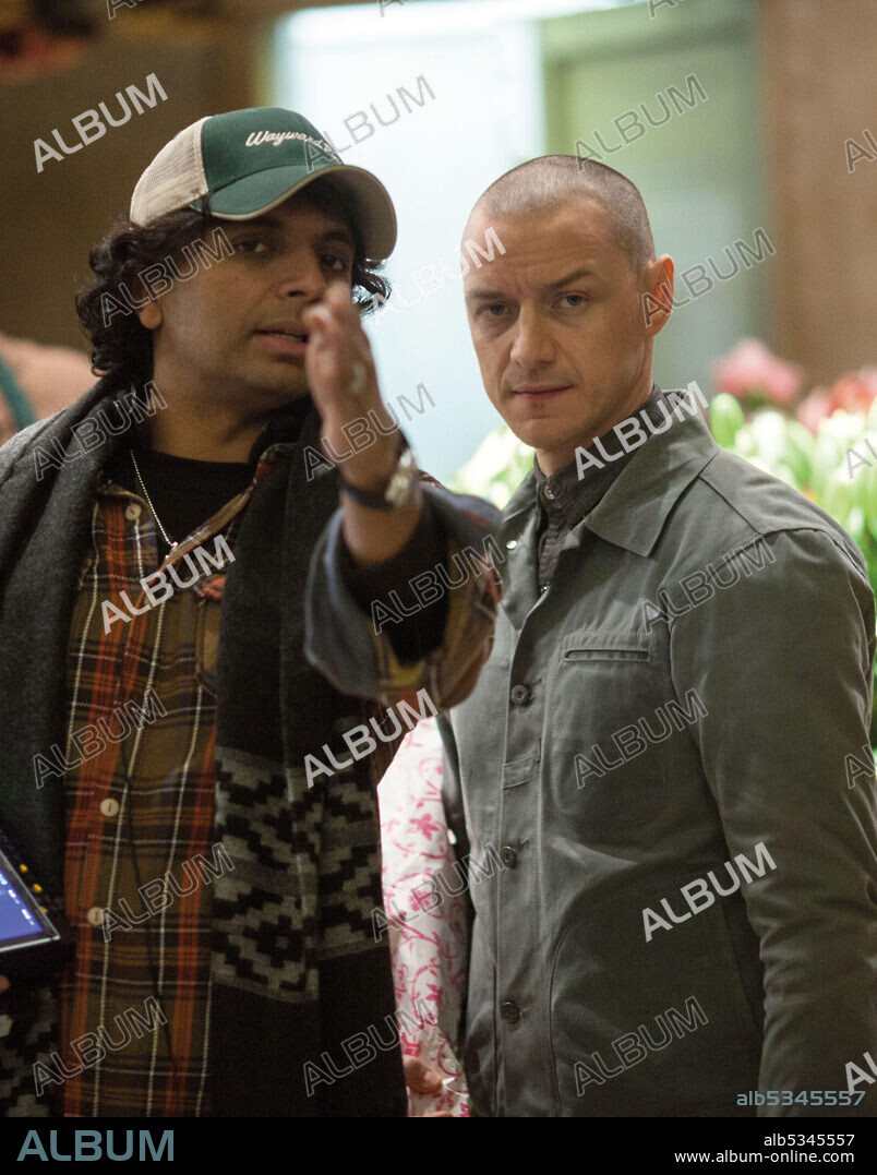 JAMES MCAVOY y M. NIGHT SHYAMALAN en MULTIPLE, 2016 (SPLIT), dirigida por M. NIGHT SHYAMALAN. Copyright BLINDING EDGE PICTURES/BLUMHOUSE PRODUCTIONS.