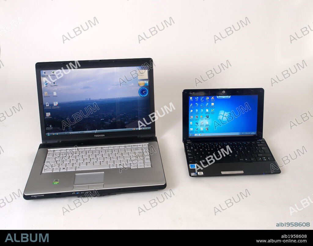 NETBOOK (dimensiones más reducidas) y ORDENADOR PORTATIL.