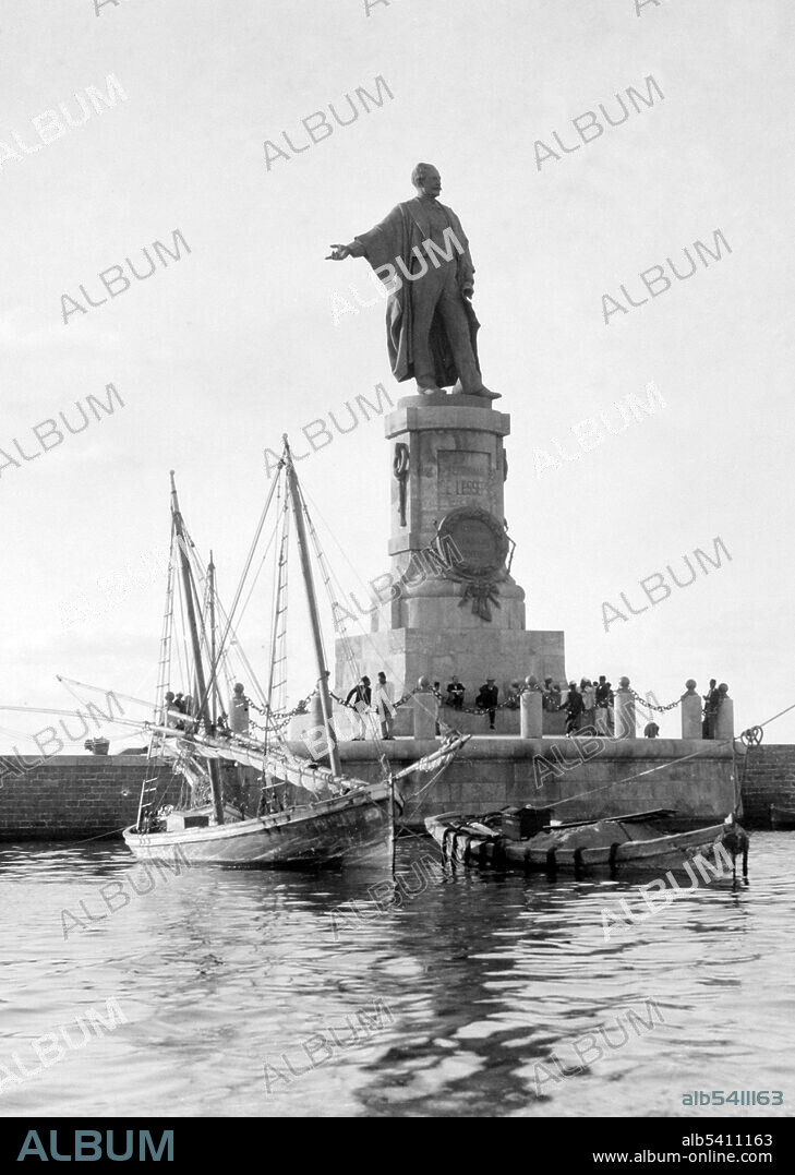 Suez Canal, Ferdinand de Lesseps Statue