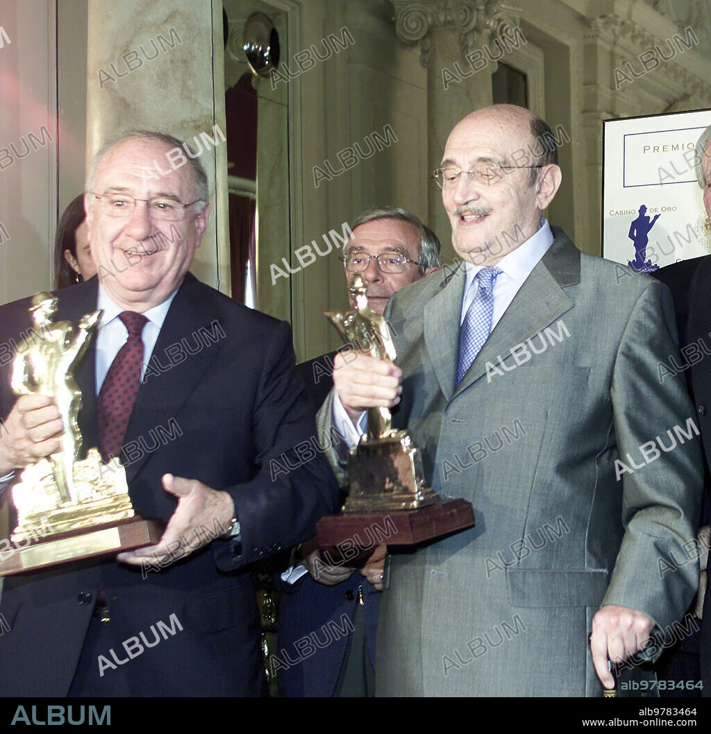 Madrid. 04/28/2003. Actors Tony Leblanc and Alfredo Landa receive the "Casino de Oro" award from the Madrid Casino.