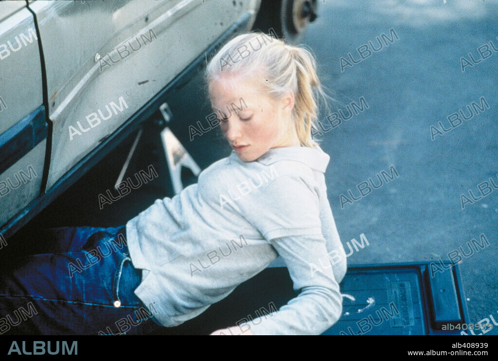 TAMARA HOPE in THE DEEP END, 2001, directed by DAVID SIEGEL and SCOTT MCGEHEE. Copyright i5 FILMS.