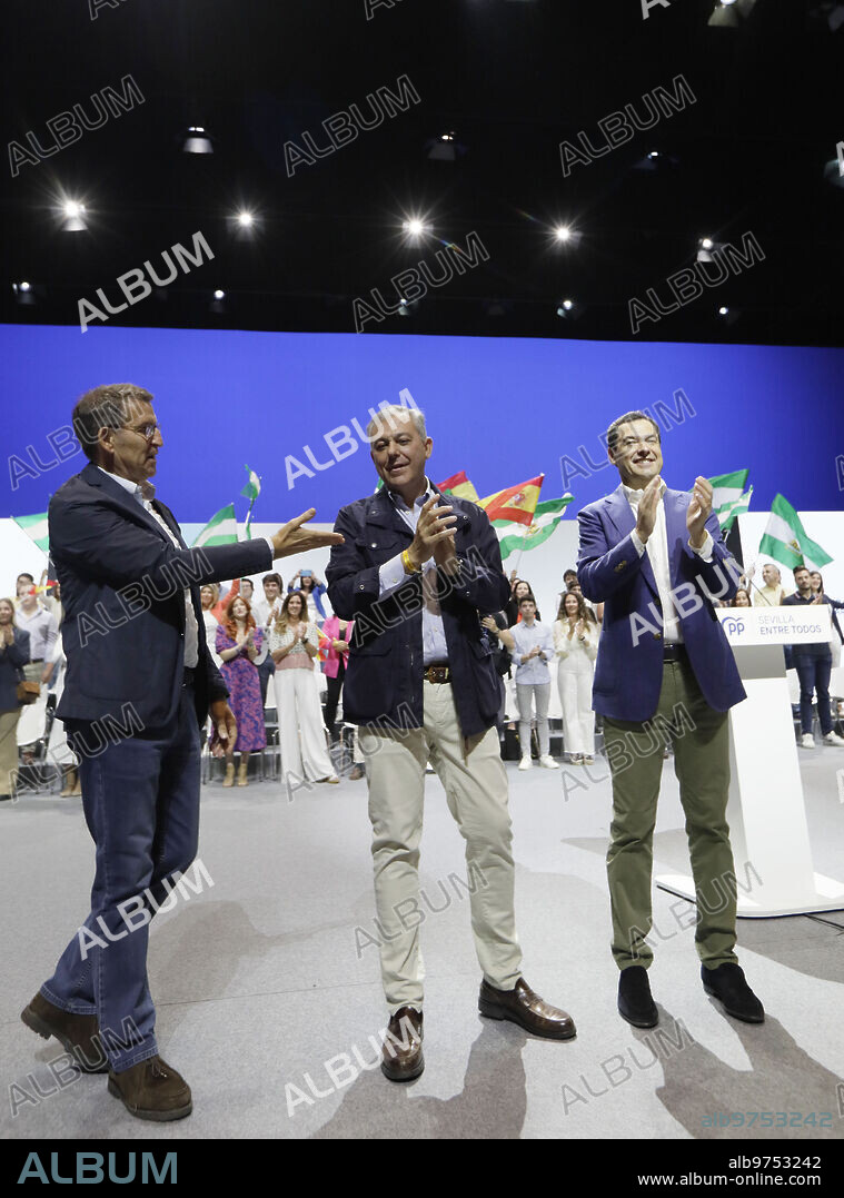 Sevilla, 20/05/2023. El candidato del PP a la Alcaldia de Sevilla, Jose Luis Sanz, participa en un acto de campaña junto al presidente del Partido Popular, Alberto Nuñez Feijoo, y el presidente del PP-A y de la Junta de Andalucia, Juanma Moreno en el Auditorio Cartuja Center. Foto: Raúl Doblado ARCHSEV.