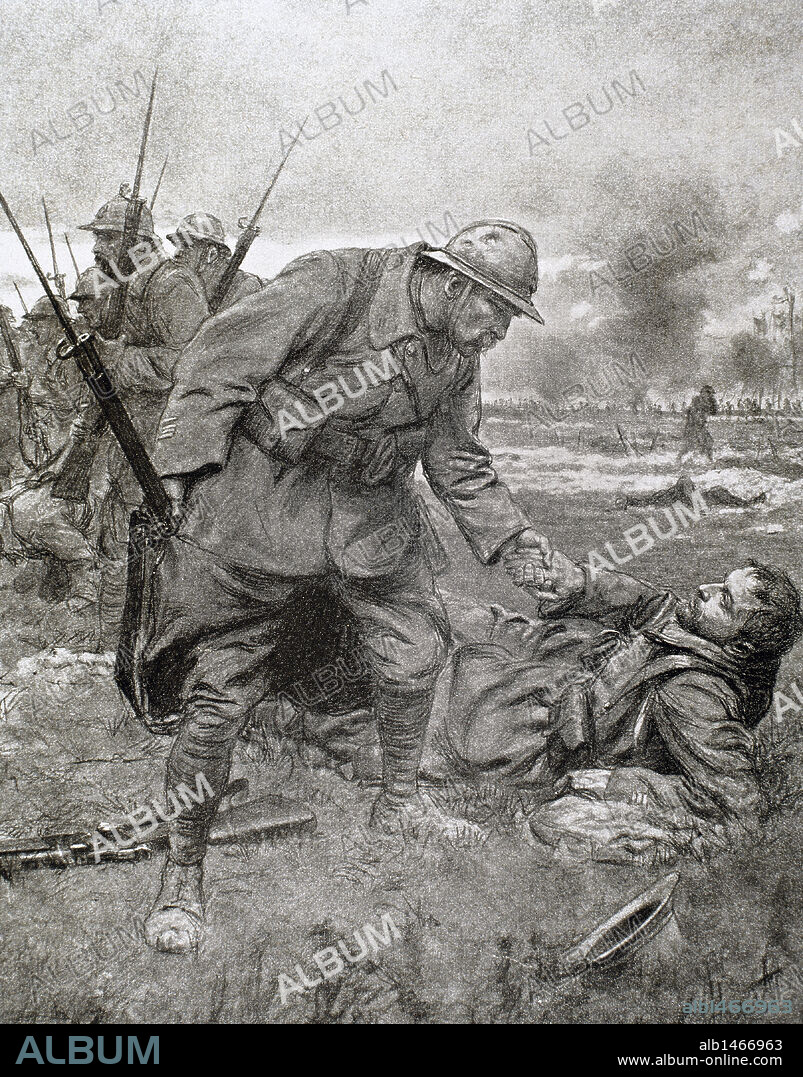 I GUERRA MUNDIAL (1914-1918). Episodio de la batalla de Champagne (Francia): un capitán herido y su jefe de batallón, que se incorpora también a la lucha, se estrechan la mano deseándose suerte. Año 1915.