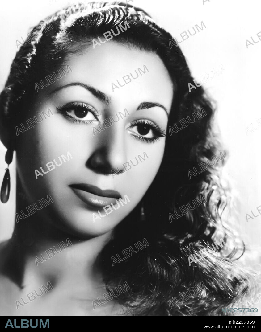 LUISA ORTEGA. CANTANTE ESPAÑOLA. SEVILLA 1936-. HIJA DE MANOLO CARACOL. FOTO PROMOCIONAL.