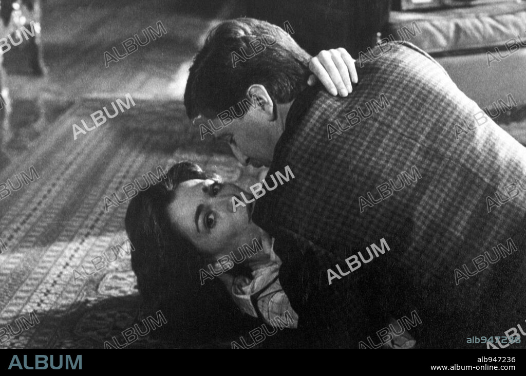 CARMEN MAURA y XAVIER ELORRIAGA en TATA MIA, 1986, dirigida por JOSE LUIS BORAU. Copyright PROFILMAR.