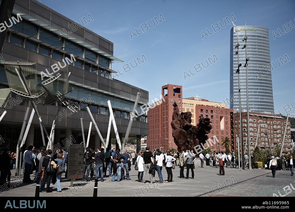 Palacio Euskalduna and Iberdrola Tower in background, Bilbao, Bizkaia, Euskadi, Spain.