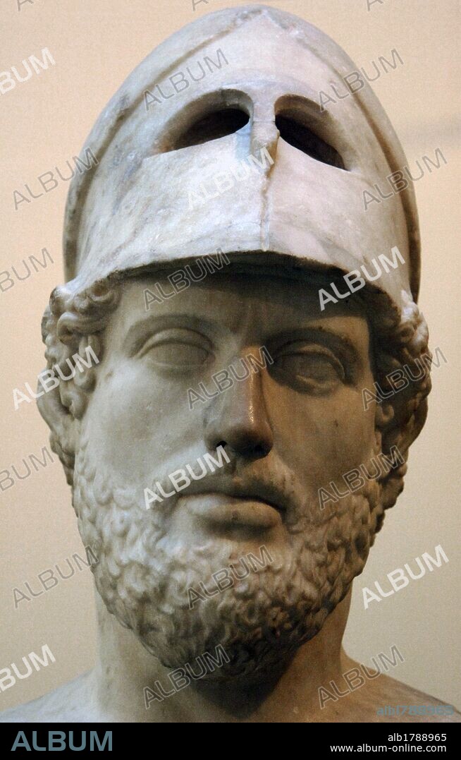 PERICLES (Atenas, 495-Atenas, 429 a. C.). Estadista ateniense. Convirtió Atenas en la más importante ciudad de Grecia. BUSTO DE PERICLES. Detalle. Copia romana del s. II d. C. de un original griego fechado hacia 440-430 a. C. Procede de la Villa de Adriano (Tívoli). Townley Collection. Museo Británico. Londres. Inglaterra. Reino Unido.