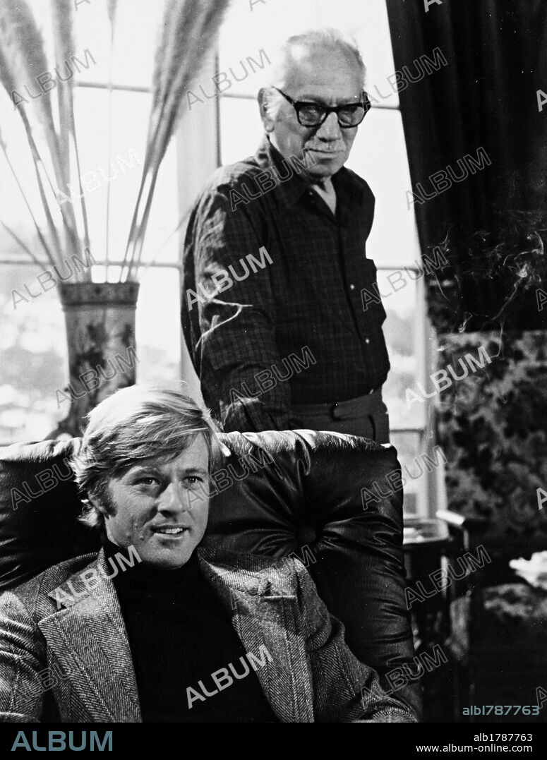 MELVYN DOUGLAS y ROBERT REDFORD en EL CANDIDATO, 1972 (THE CANDIDATE), dirigida por MICHAEL RITCHIE. Copyright WARNER BROTHERS.