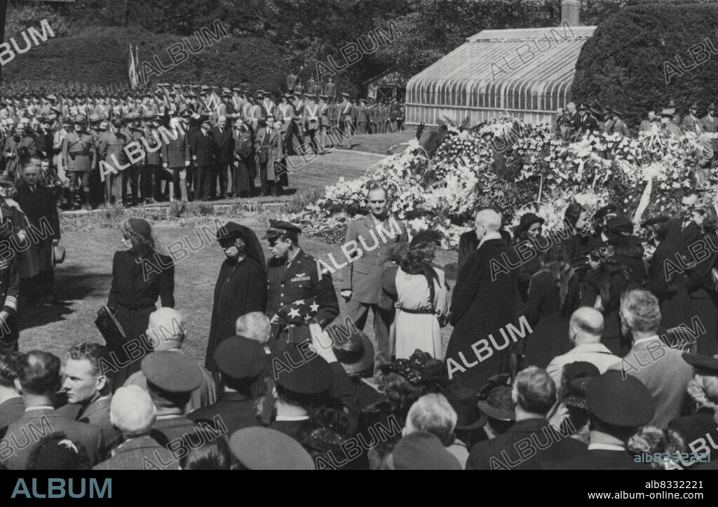 President Franklin Roosevelt - Funeral. May 14, 1945. (Photo by Associated Press Photo).