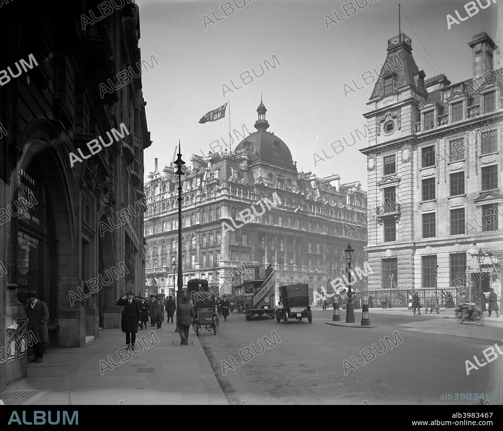 The Carlton Hotel, Haymarket, Westminster, London, from Pall Mall East, 1920. The Hotel opened in 1899. It was closed in 1939 and subsequently demolished.