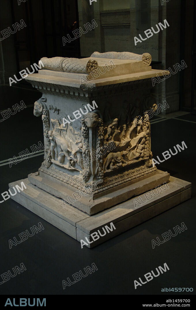 Roman art. Italy. Altar of Mars and Venus in marble lunense. Roman artwork of the end of the reign of Trajan (98-117 ), later re-used under the Hadrianic era (117-132) as a base for a statue of Silvan. Portico of the Piazzale delle Corporazioni (Ostia). Palazzo Massimo. National Roman Museum. Rome.