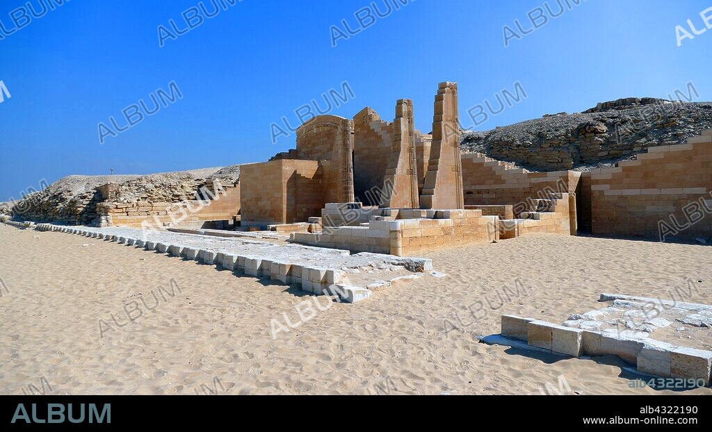 Tomb of Kagemni, vizier of Egypt, in Saqqara, 2330 BC. Vizier from the early part of the reign of King Teti of the Sixth dynasty of Egypt. the Tomb of Kagemni was buried in the largest Mastaba in the Teti cemetery in Saqqara.