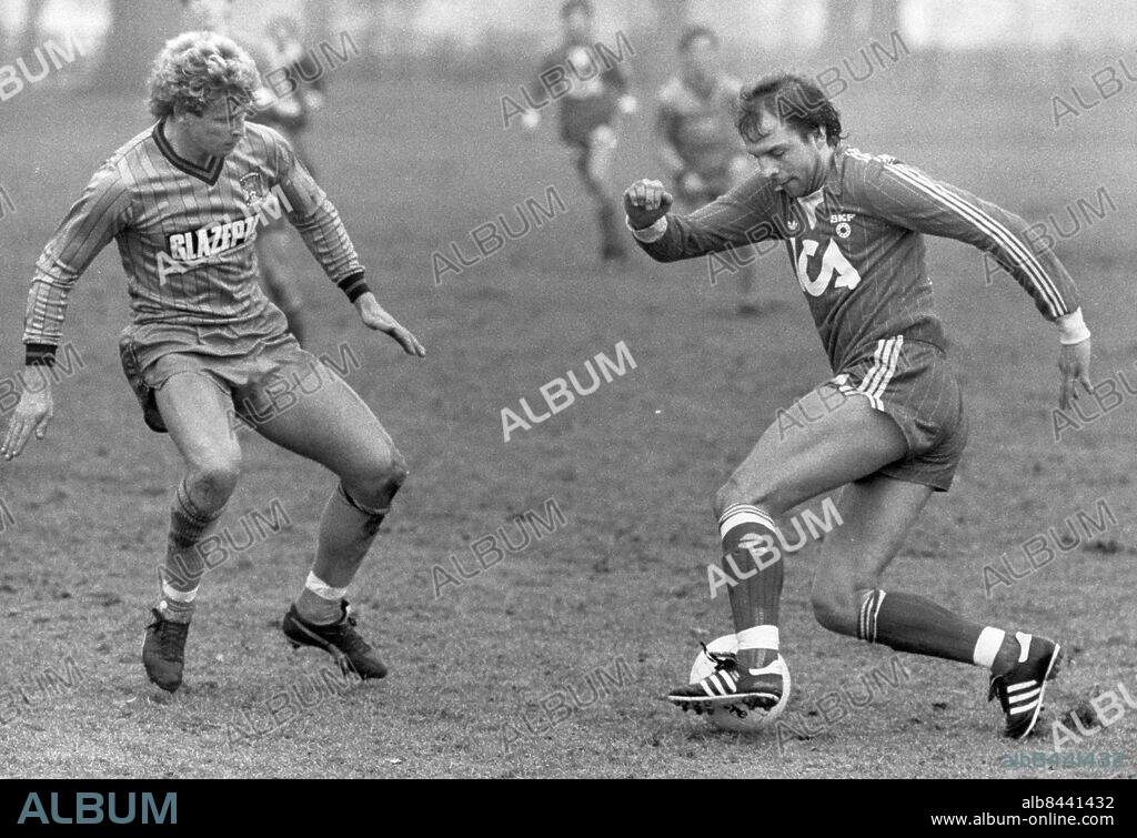 Göteborg 1985-01-01. Tommy Holmgren, IFK Göteborg (th) . Foto: Lasse Jansson / Expressen / TT / Kod: 22. ** AFTONBLADET OUT **.