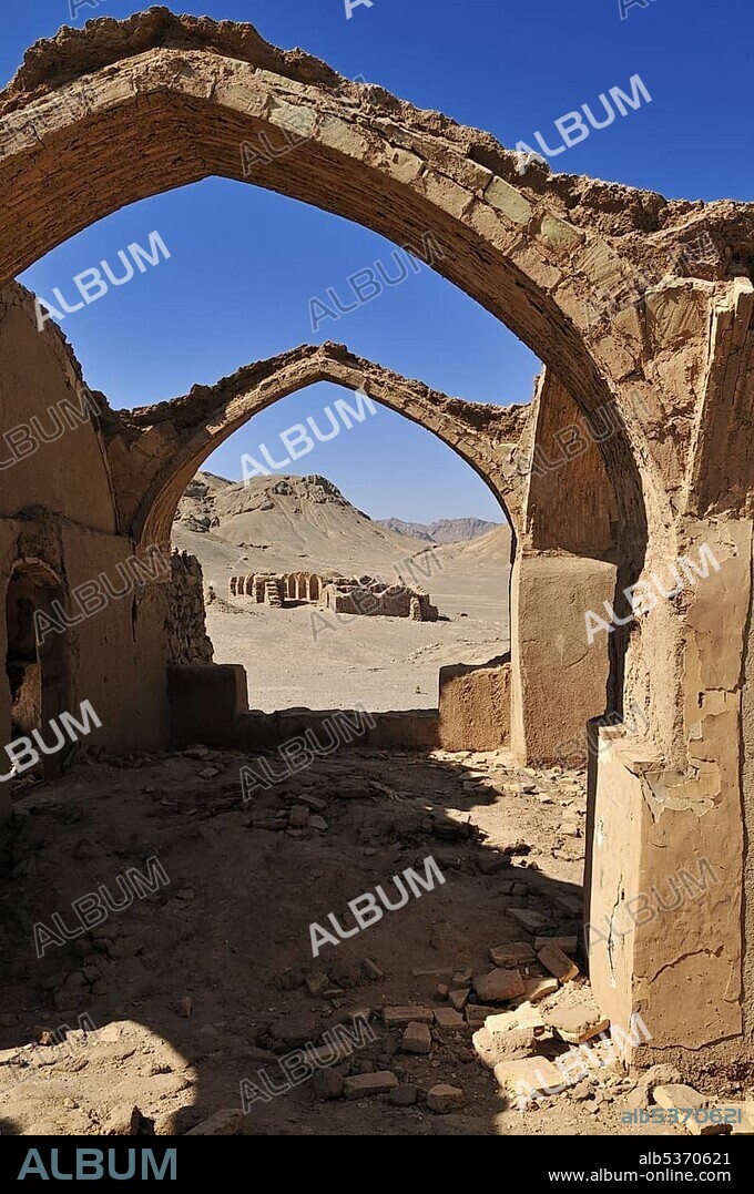 Ruins of ceremonial buildings at the Tower of Silence, Zoroastrian burial ground, Zoroastrianism, Mazdaism, Yazd, Persia, Iran, Asia.
