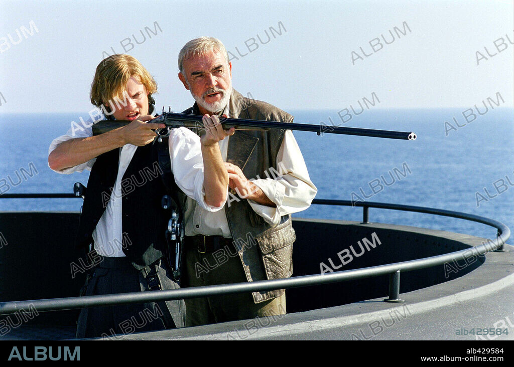 SEAN CONNERY and SHANE WEST in THE LEAGUE OF EXTRAORDINARY GENTLEMEN, 2003, directed by STEPHEN NORRINGTON. Copyright 20TH CENTURY FOX / VOLLMER, JURGEN.