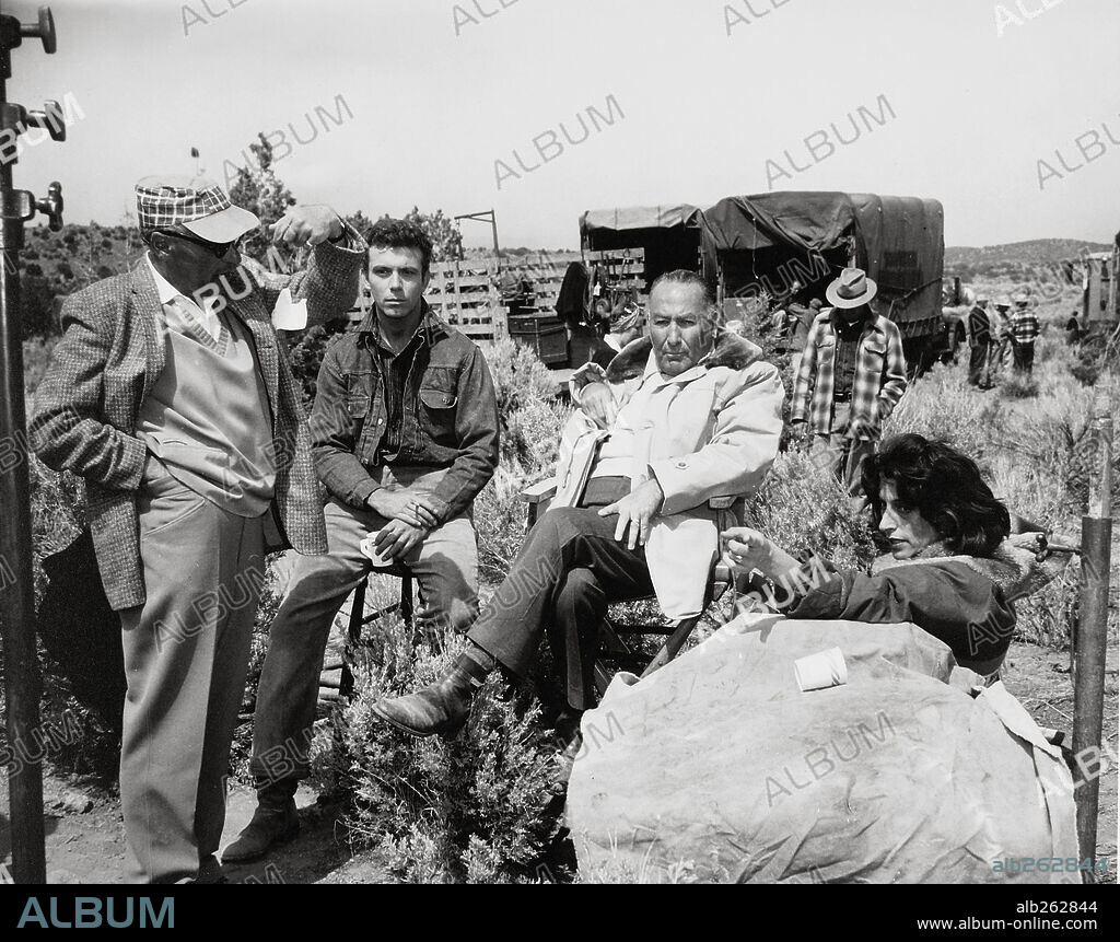 ANNA MAGNANI, ANTHONY FRANCIOSA and HAL B. WALLIS in WILD IS THE WIND, 1957, directed by GEORGE CUKOR. Copyright PARAMOUNT PICTURES.