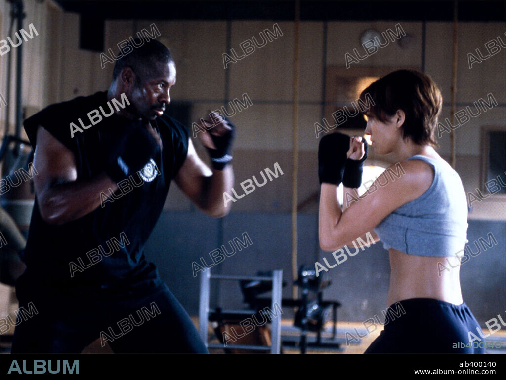 JENNIFER LOPEZ en NUNCA MÁS, 2002 (ENOUGH), dirigida por MICHAEL APTED. Copyright COLUMBIA PICTURES.