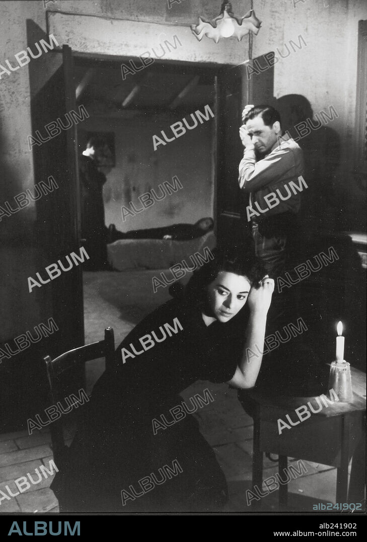 GIOVANNA RALLI y LEO GENN en FUGITIVOS EN LA NOCHE, 1960 (ERA NOTTE A ROMA), dirigida por ROBERTO ROSSELLINI. Copyright INTERNATIONAL GOLDEN STAR.