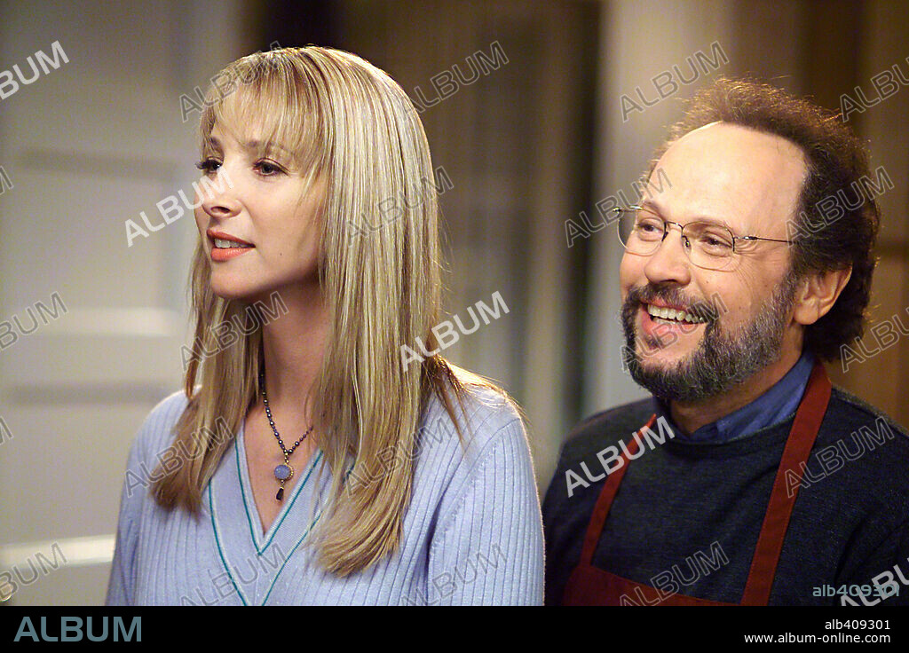 BILLY CRYSTAL et LISA KUDROW dans MAFIA BLUES 2 - LA RECHUTE!, 2002 (ANALYZE THAT), réalisé par HAROLD RAMIS. Copyright WARNER BROS/VILLAGE ROADSHOW FILMS.