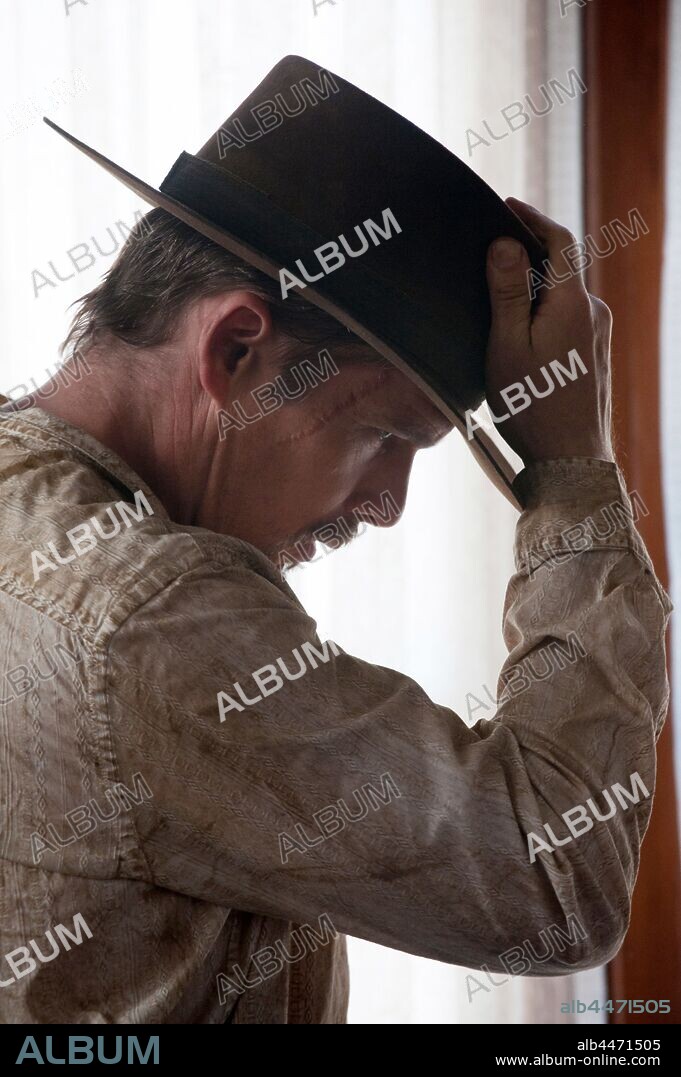 ETHAN HAWKE in IN A VALLEY OF VIOLENCE, 2016, directed by TI WEST. Copyright BLUMHOUSE PRODUCTIONS.