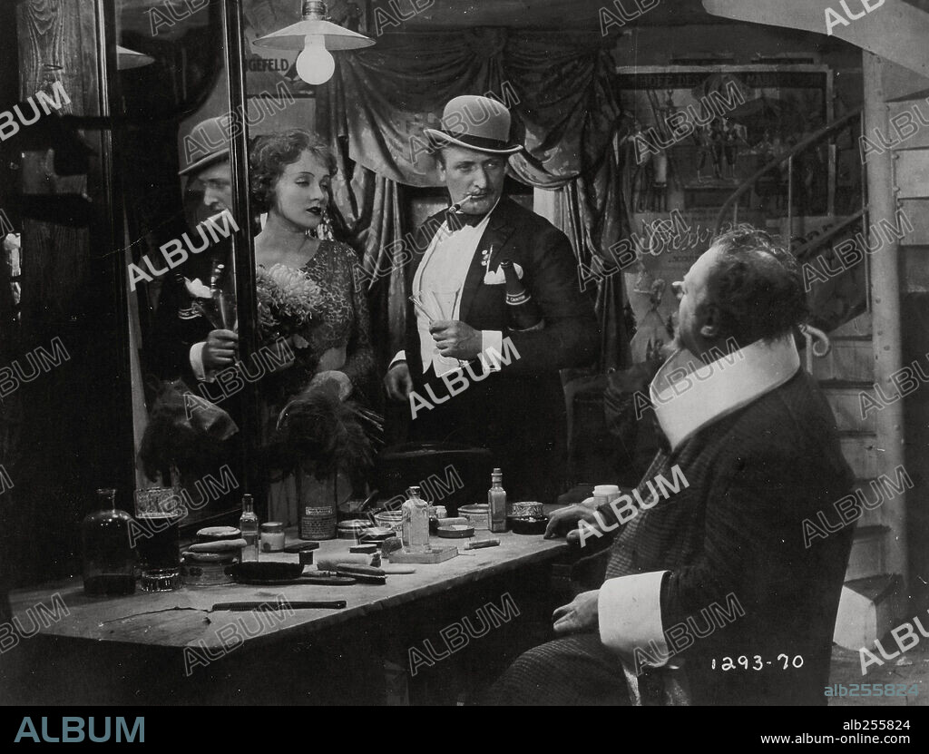 EMIL JANNINGS, HANS ALBERS and MARLENE DIETRICH in THE BLUE ANGEL, 1930 (DER BLAUE ENGEL), directed by JOSEF VON STERNBERG. Copyright U.F.A.
