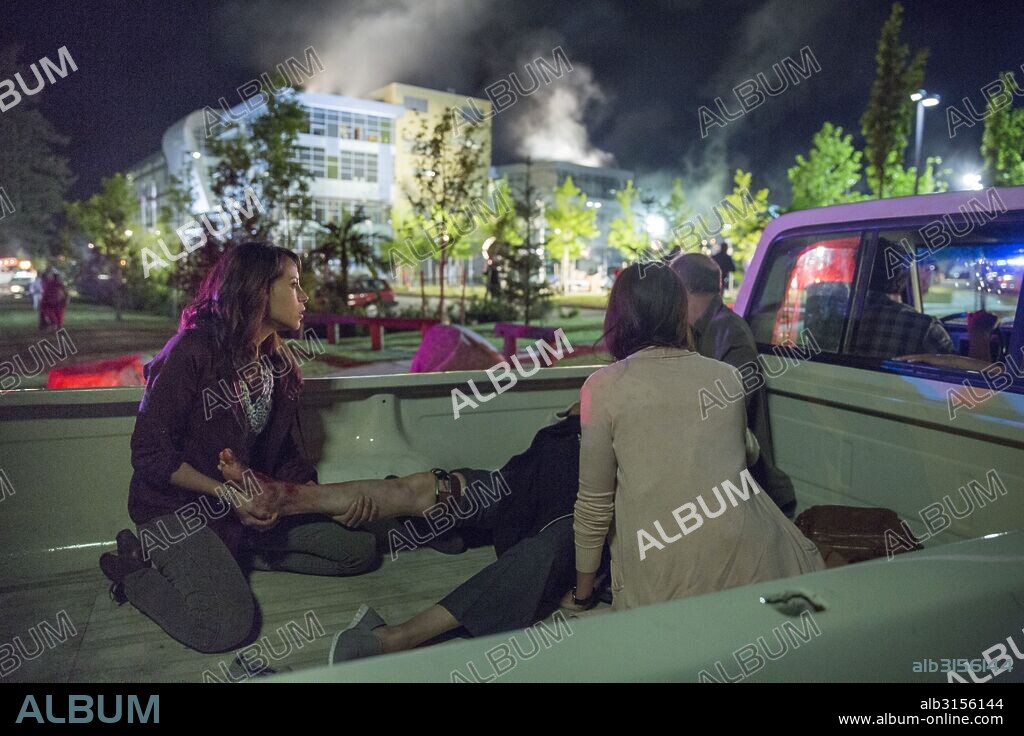 ELIZABETH RODRIGUEZ in FEAR THE WALKING DEAD, 2015, directed by ADAM DAVIDSON. Copyright AMC.
