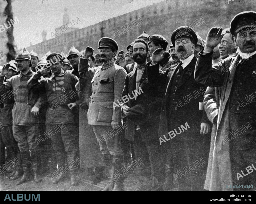A parade in red square, moscow, soviet union, may 1st, 1922, left to right: mikhail lashevich (second from left), leon trotsky (center, military uniform, beard), lev kamenev (second from right), tomsky (far right) . 01/02/2013
