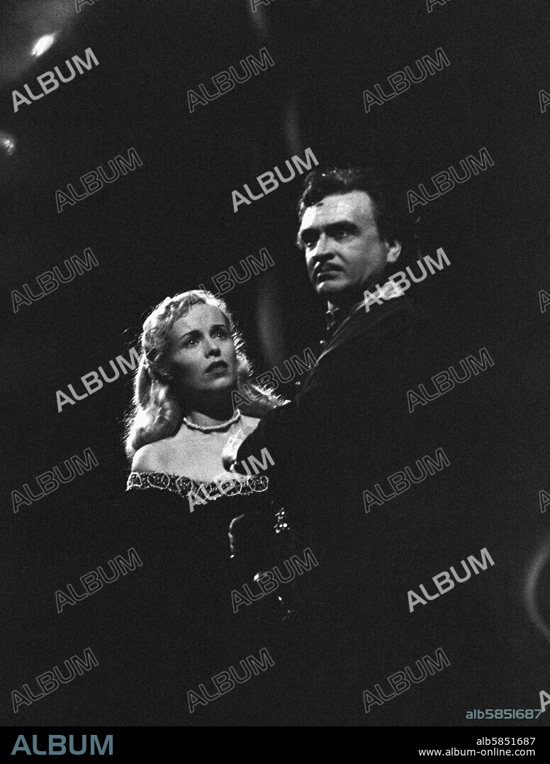 Actor Albin Skoda as Hamlet and Hilde Mikulicz as his Ophelia in a performance at the Vienna Burgtheater, 1954.