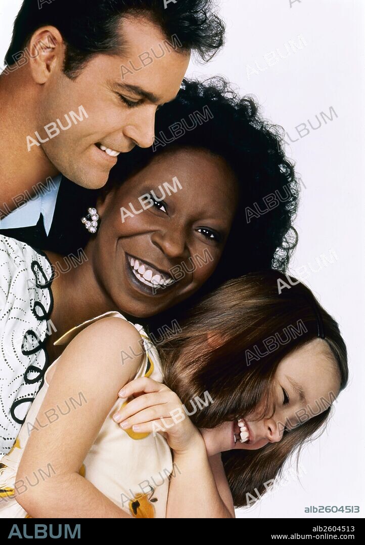 RAY LIOTTA, TINA MAJORINO y WHOOPI GOLDBERG en CORINA, CORINA, 1994 (CORRINA, CORRINA). Copyright NEW LINE CINEMA.