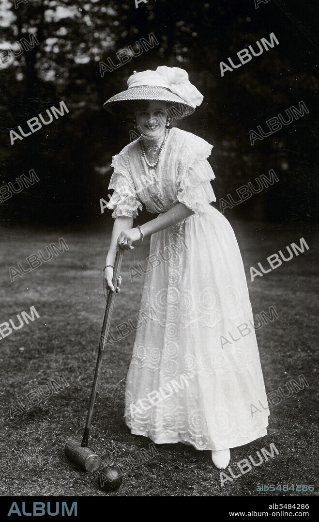 Miss Gertie Millar playing croquet ca. 1910-1919.