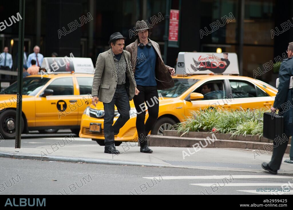 ADAM DRIVER and BEN STILLER in WHILE WE'RE YOUNG, 2014, directed by NOAH BAUMBACH. Copyright SCOTT RUDIN PRODUCTIONS.
