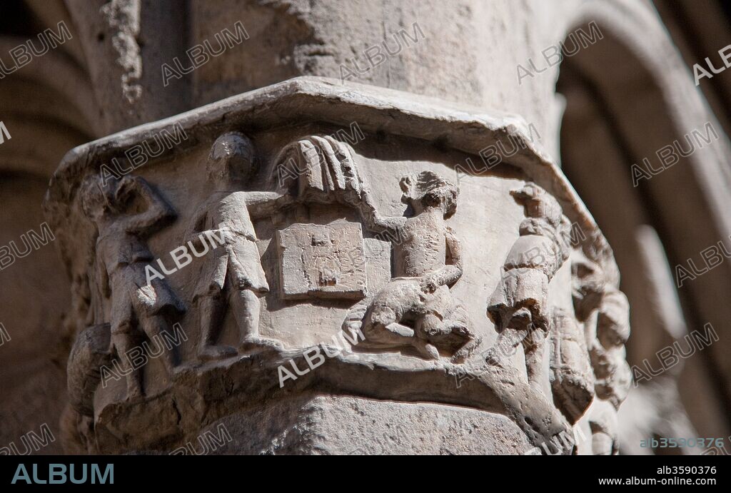 Berenguer de Montagut / Detalle del capitel de la fachada de Santa María del Mar (representando Bastaixos), Siglo XIV, Barcelona, Barcelona, Cataluña, España.