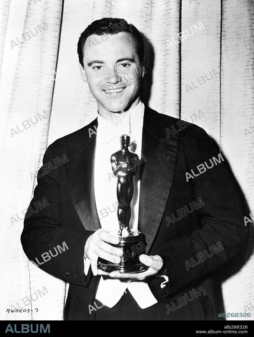JACK LEMMON. 28th Academy Awards (1956). Jack Lemmon, best actor in a supporting role for "Mister Roberts". 1956