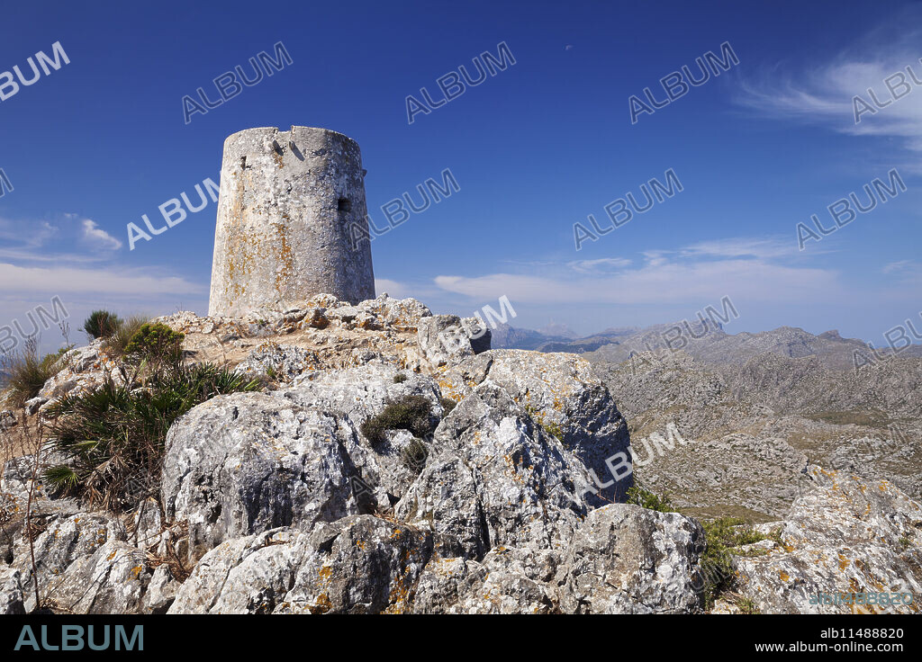Talaia d'Albercuix watchtower, Cap de Formentor, near Port de Pollenca, Majorca (Mallorca), Balearic Islands, Spain, Mediterranean, Europe.
