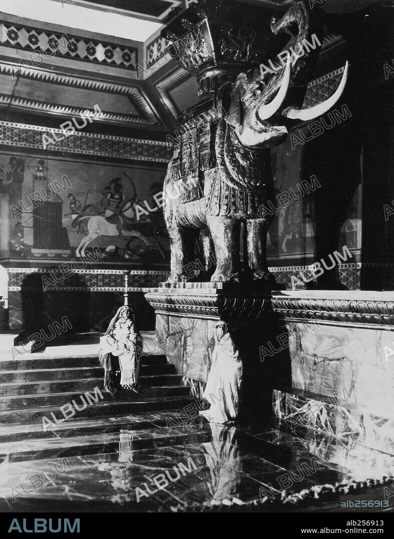 CABIRIA, 1914, directed by GIOVANNI PASTRONE. Copyright ITALA FILM TORINO.