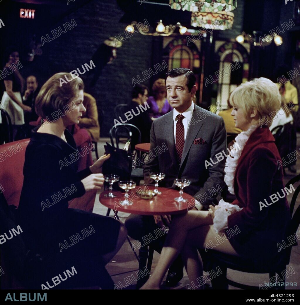 GOLDIE HAWN, INGRID BERGMAN and WALTER MATTHAU in CACTUS FLOWER, 1969, directed by GENE SAKS. Copyright COLUMBIA PICTURES.