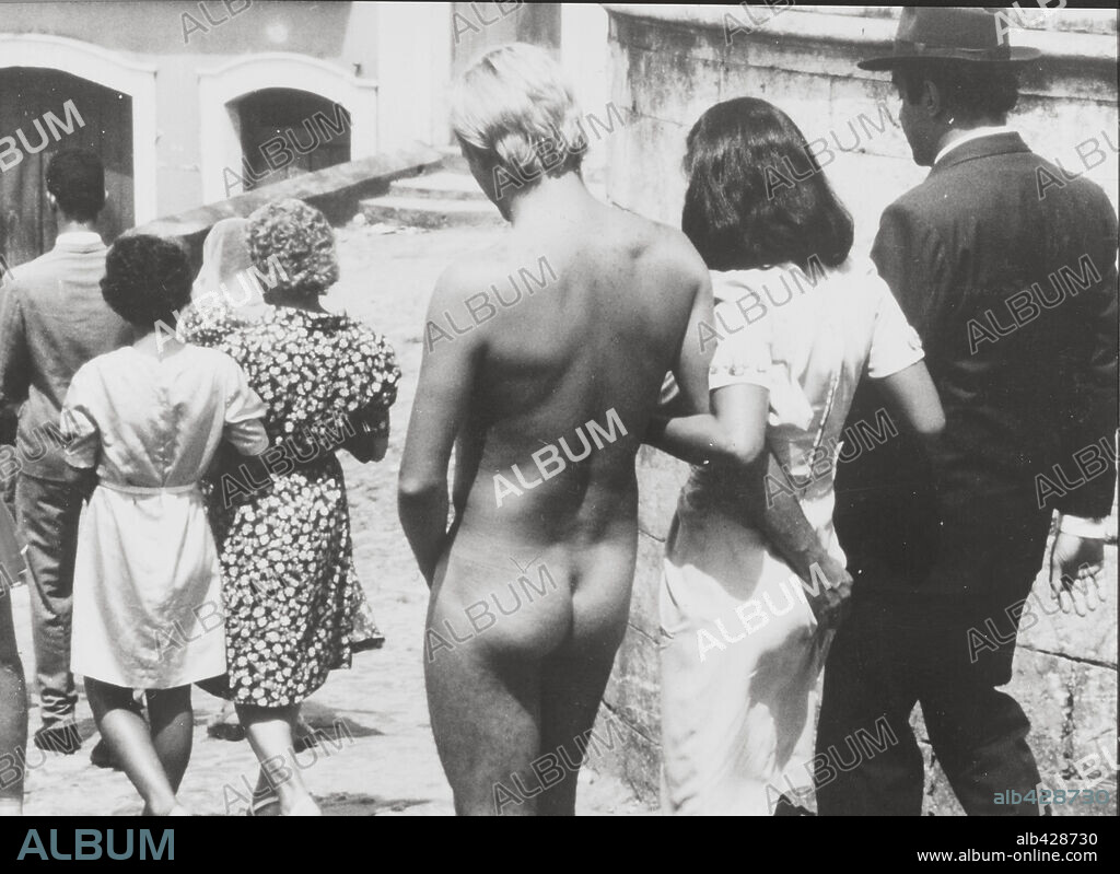 SONIA BRAGA en DOÑA FLOR Y SUS DOS MARIDOS, 1976 (DONA FLOR E SEUS DOIS MARIDOS), dirigida por BRUNO BARRETO. Copyright GAUMONT-COLINE.